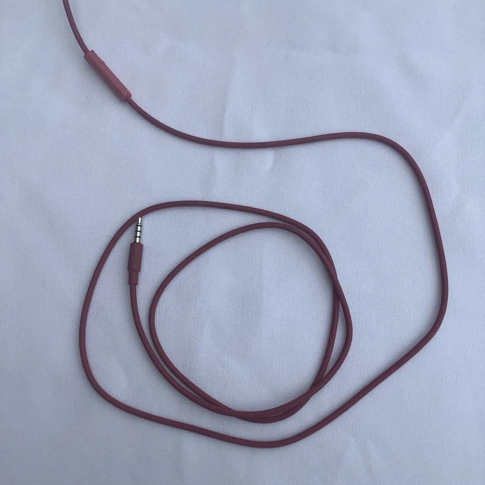 Heyday Headphones Over-the-Ear Wired 3.5mm Color Dusty Pink or Dark Pink - Picture 6 of 12